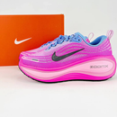 Nike Vomero Plus - Royal Pulse/Rosa Fogo